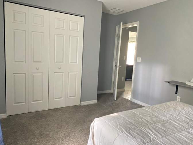 Laura Mateus's room