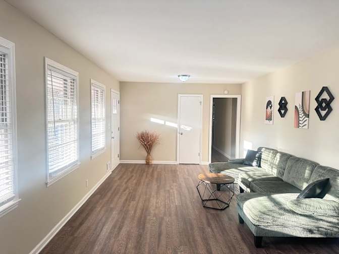 Alcove Rooms's room
