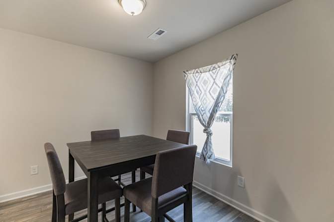 Alcove Rooms's room