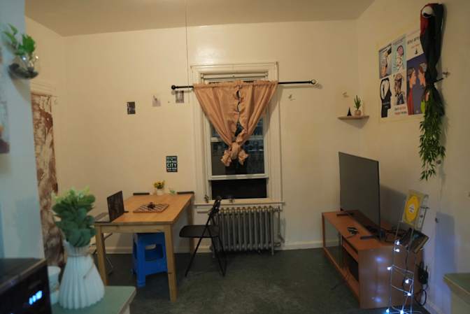 Ali's room