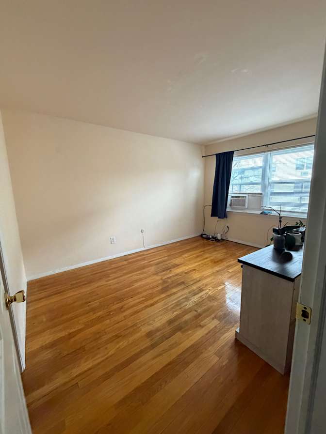 Leslie Lopez's room