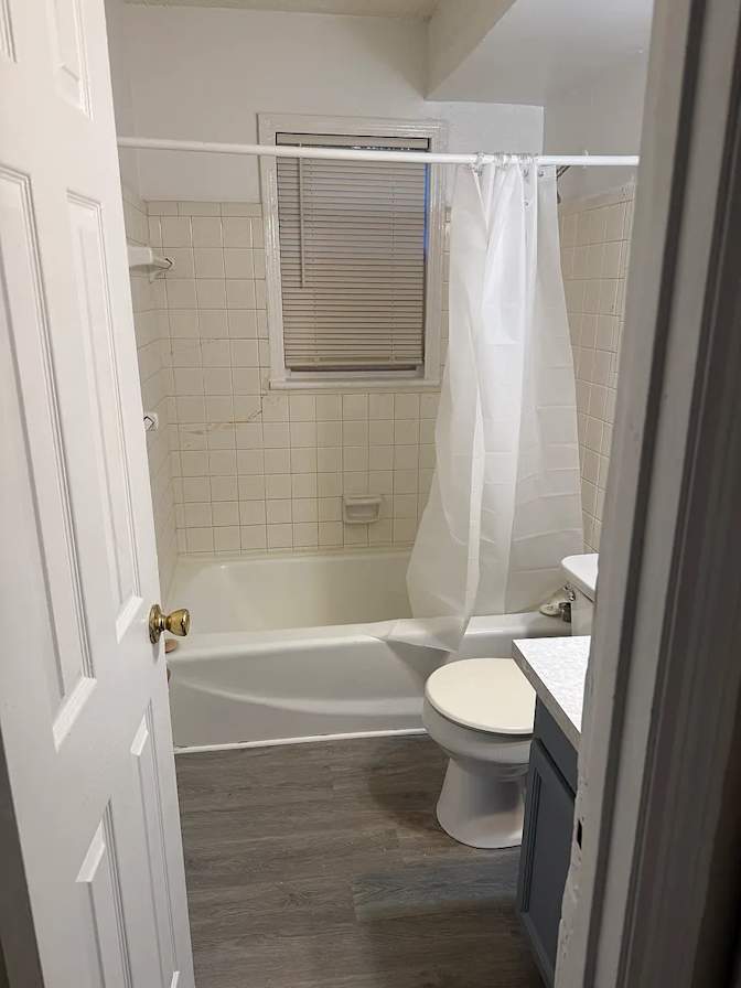 Alcove Rooms's room