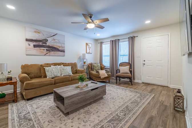 Alcove Rooms's room