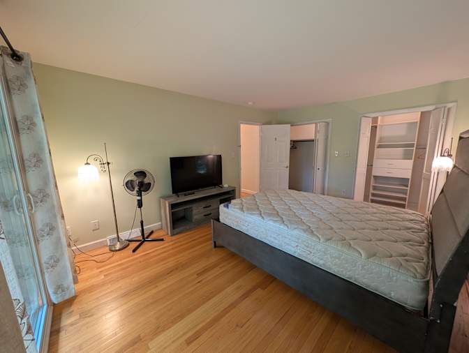 Alcove Rooms's room