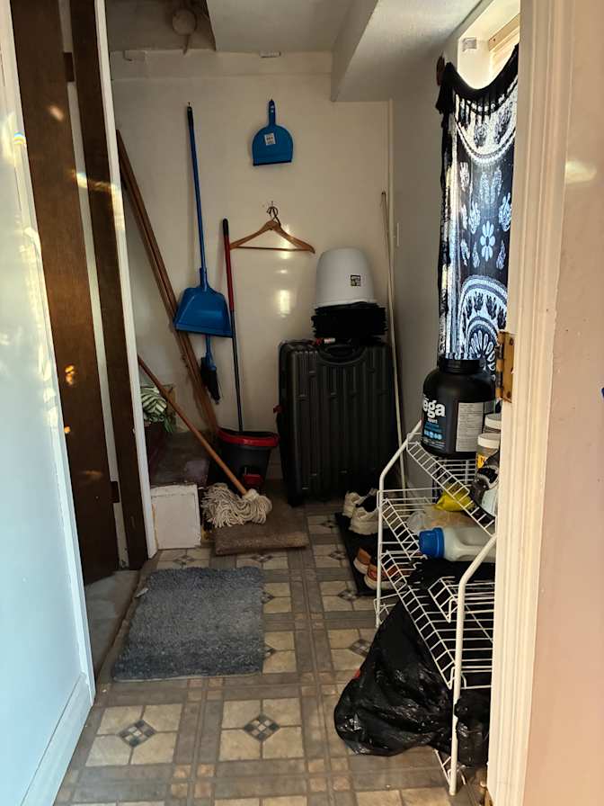 Dada Shiilabhadrananda's room