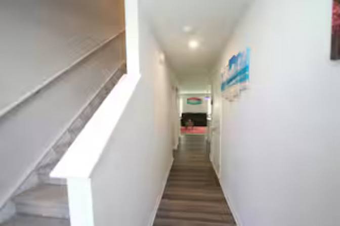 Alcove Rooms's room
