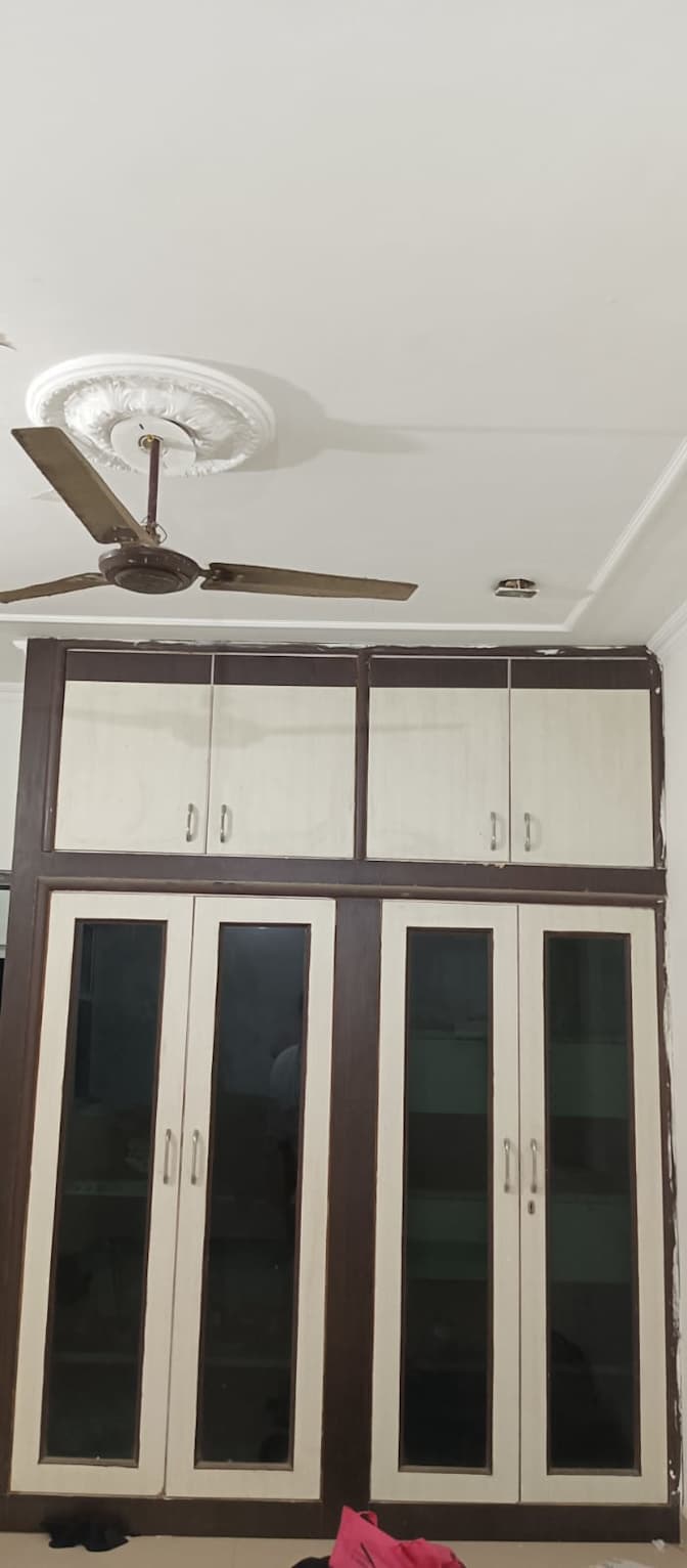 Aayushi's room