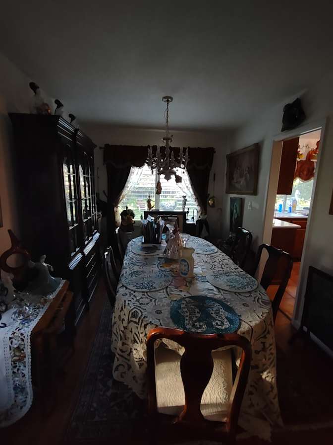 Gayle Wayne's room