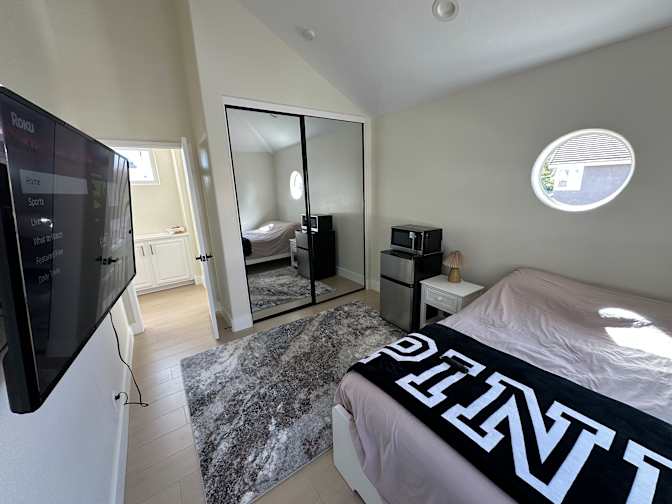 DAVOUD ABBASI's room