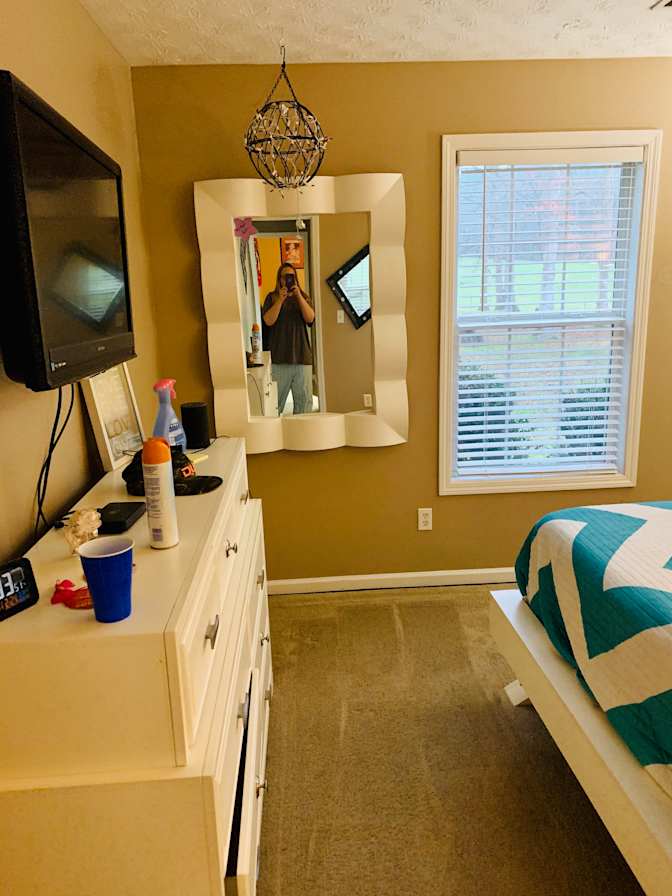Courtney's room