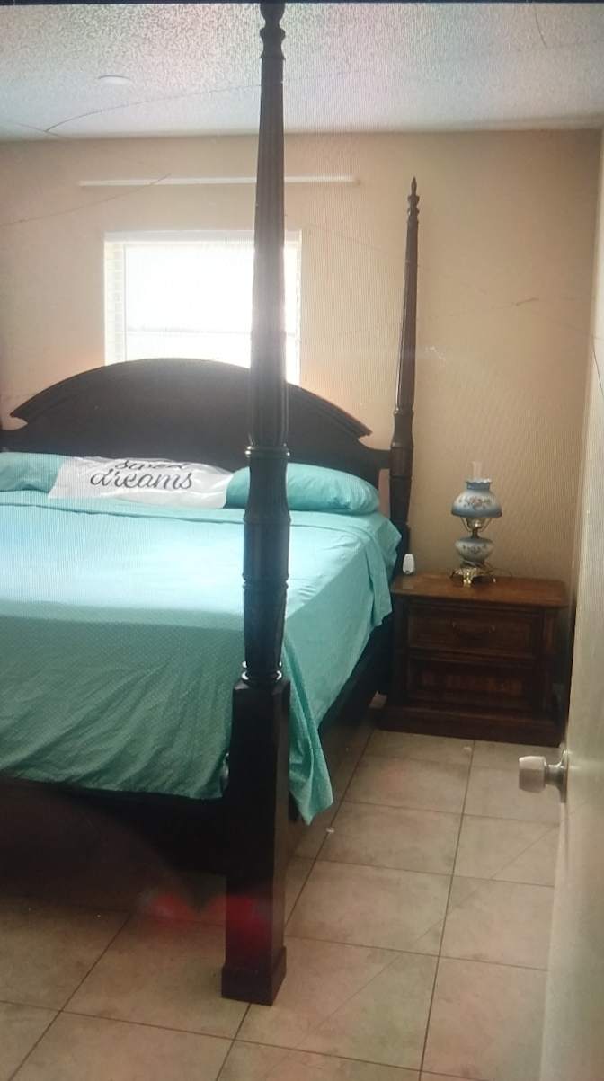 Lisa's room
