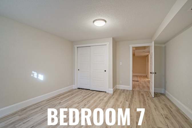 HomeCrew's room