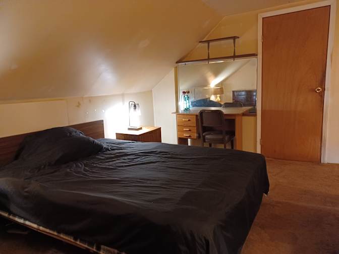 Ron's room