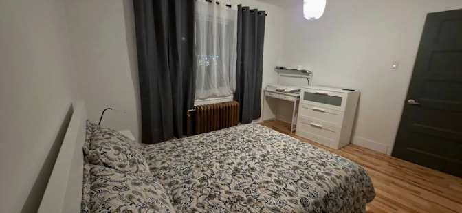 Jefry Denny's room