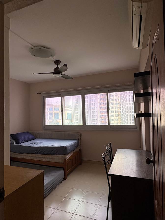 Sue Chua's room