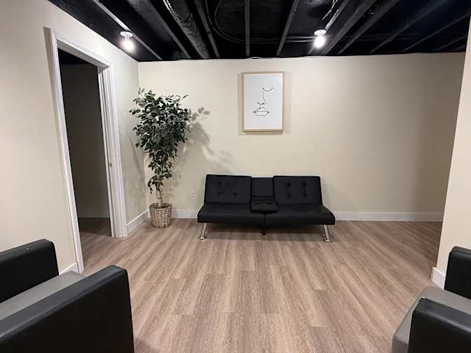 Alcove Rooms's room