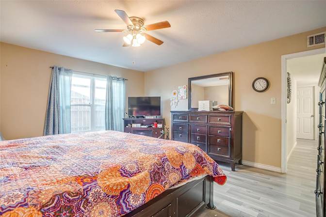 Moses Rooms's room