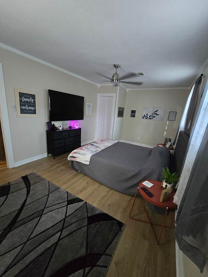 Denise  McConnell's room