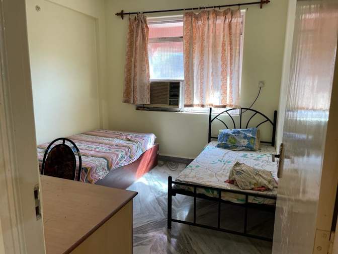 nikhil lakhera's room