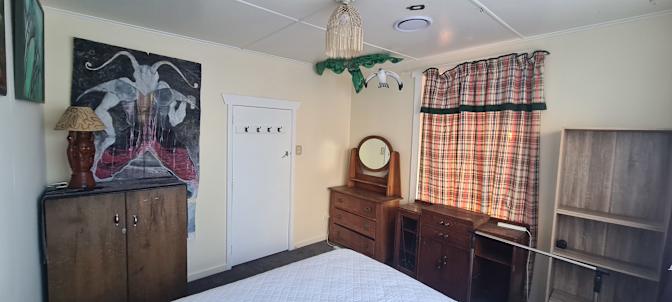 Jo's room