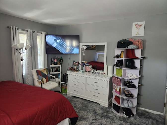 Gbenga's room