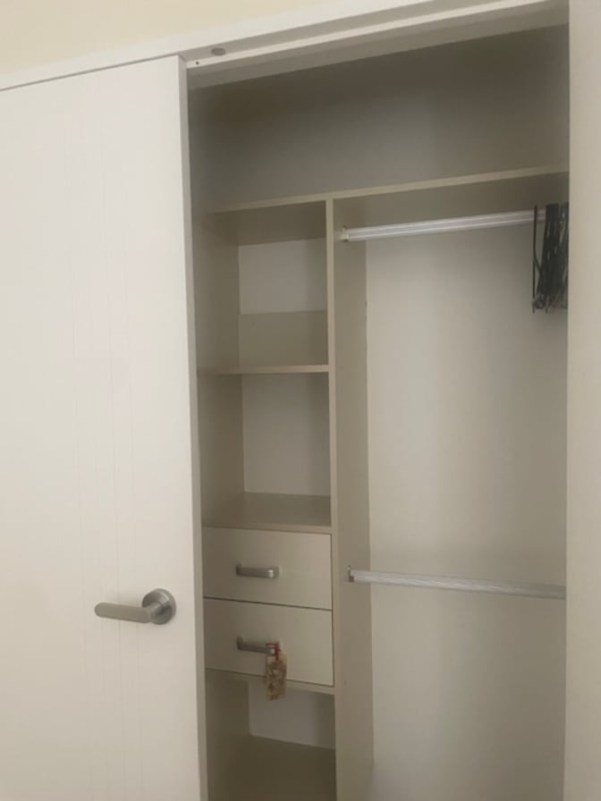 Si Young Jo's room