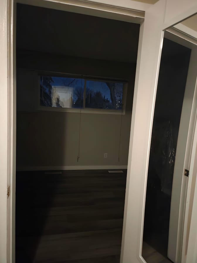 kenneths's room