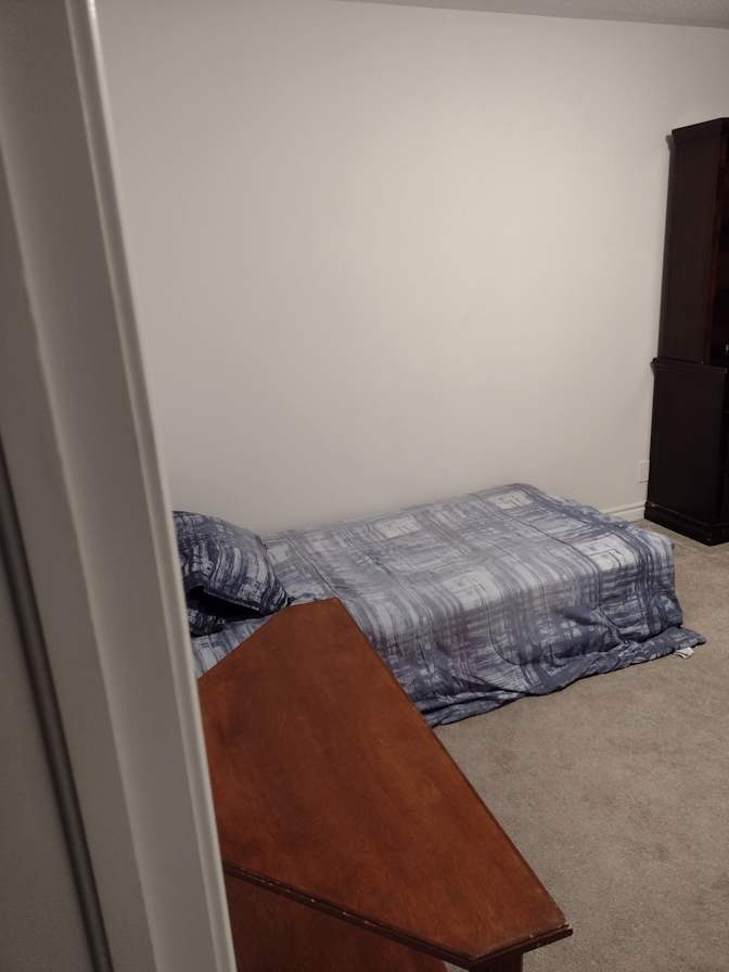 Cle's room