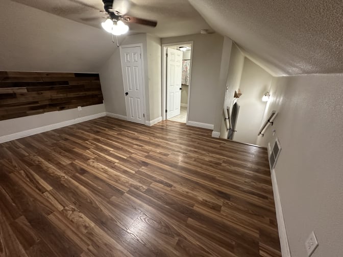 Luis's room
