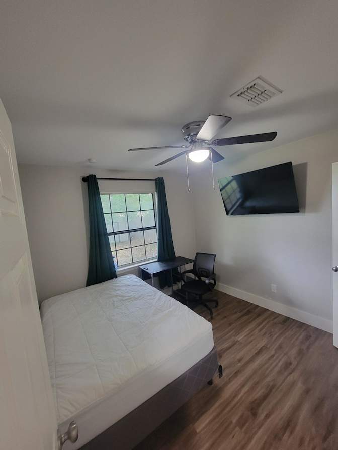 Cee's room