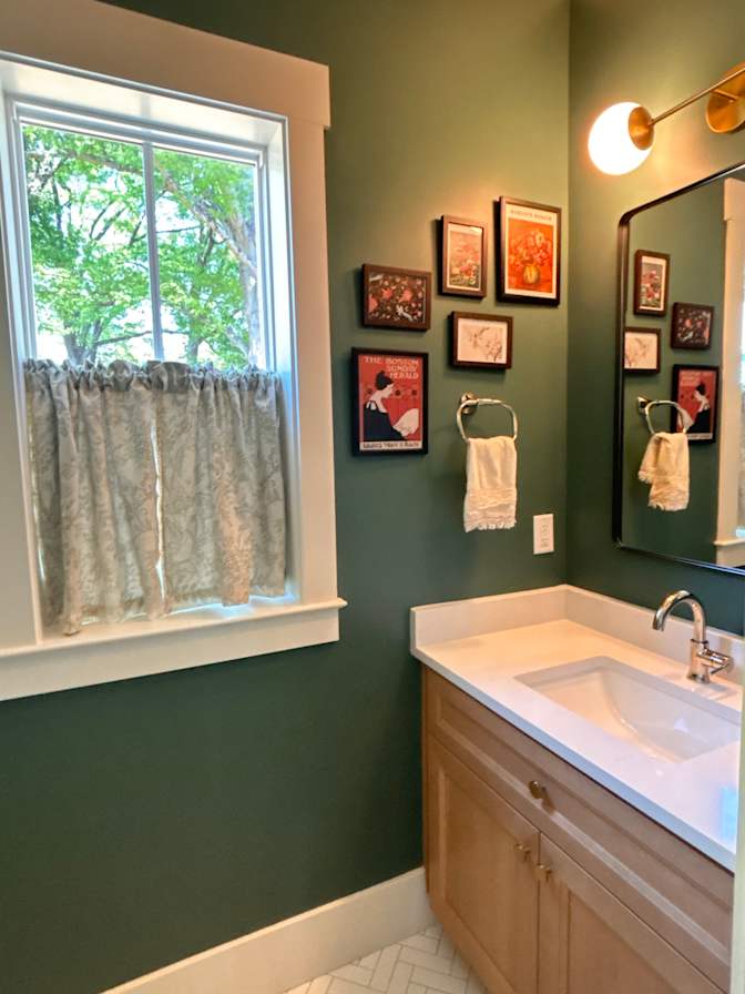 Caroline's room
