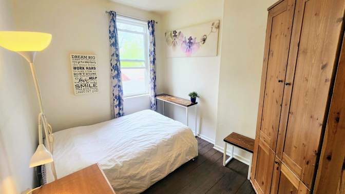 Laure's room