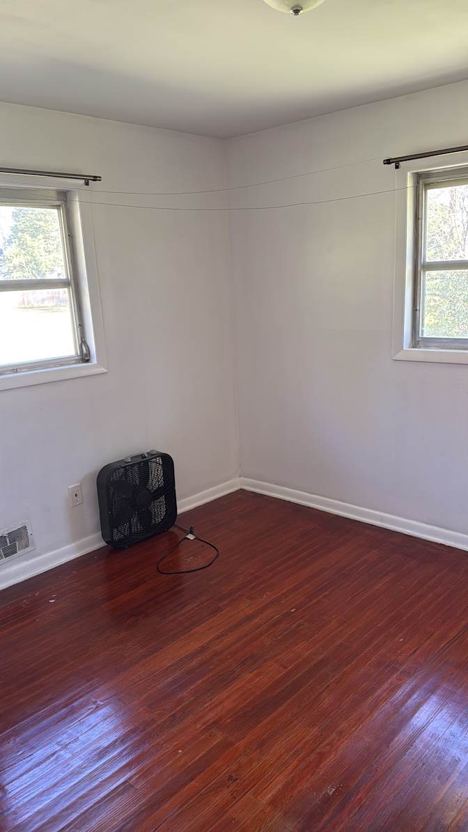 Leonard Dixon's room