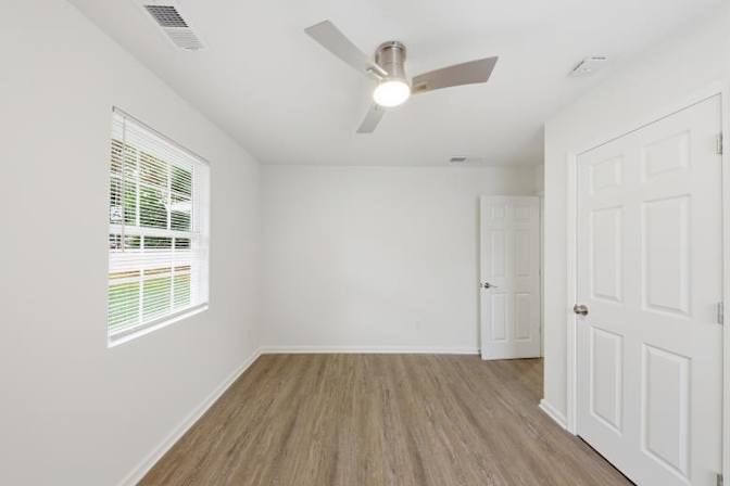 Alcove Rooms's room