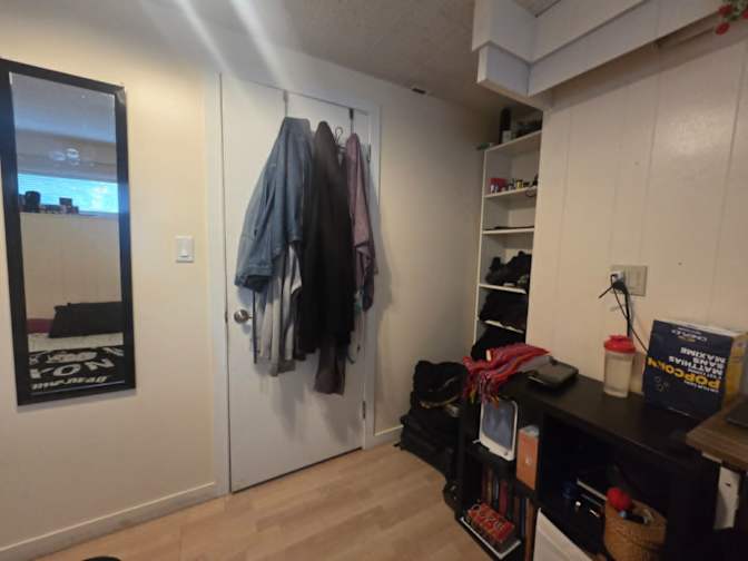 Dragan's room