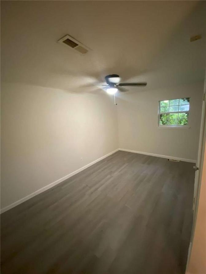 Alcove Rooms's room