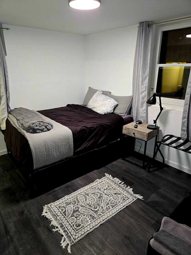 Lai's room