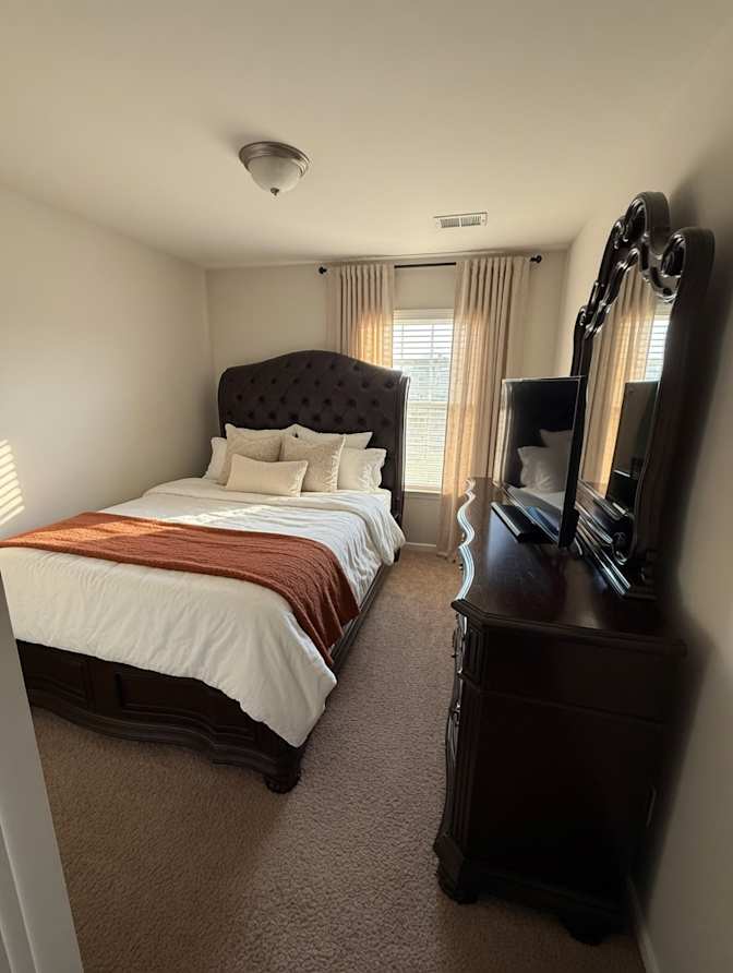 Luis's room