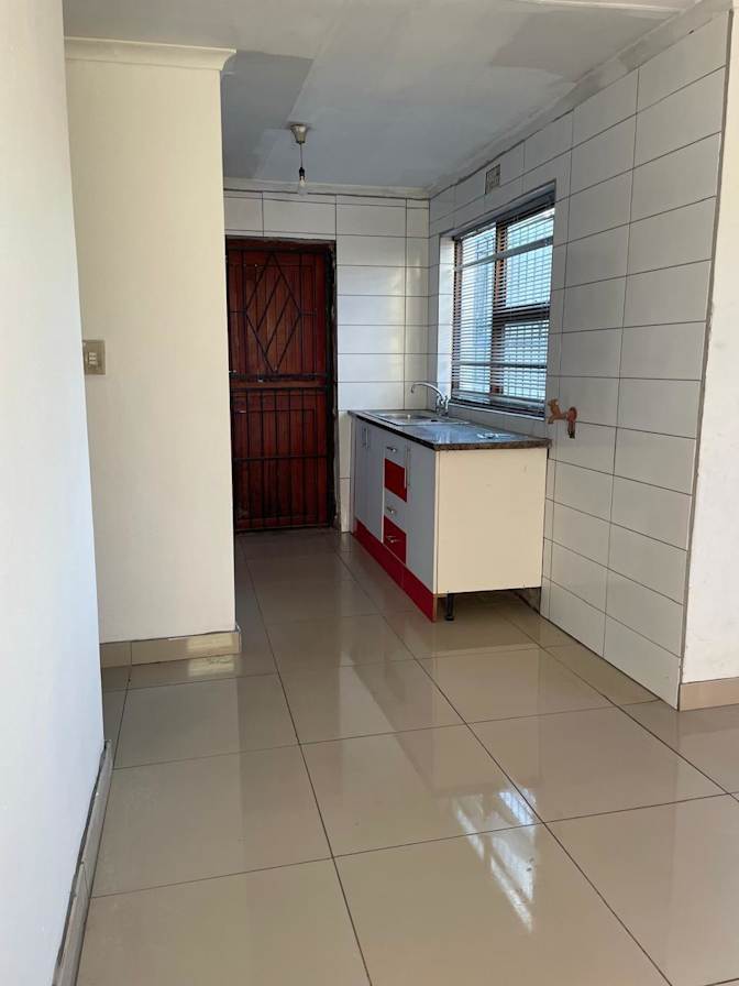 Zandisile Mkubukeli's room