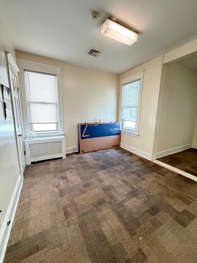 Moe's room