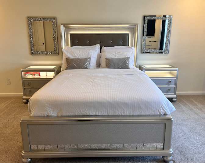 Vee's room