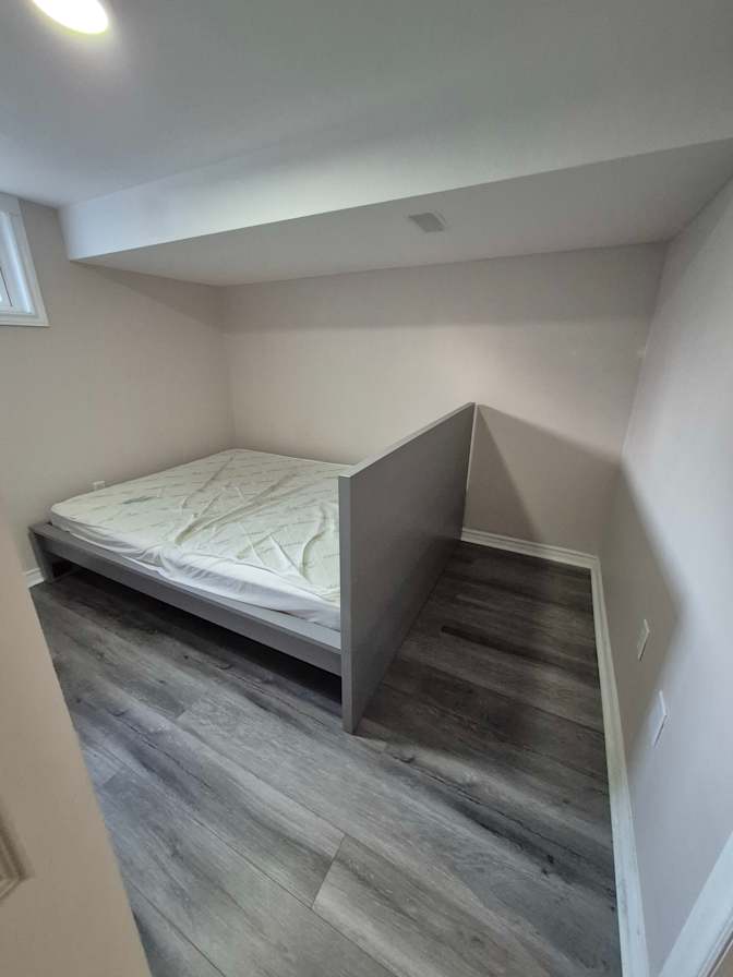 Phong's room