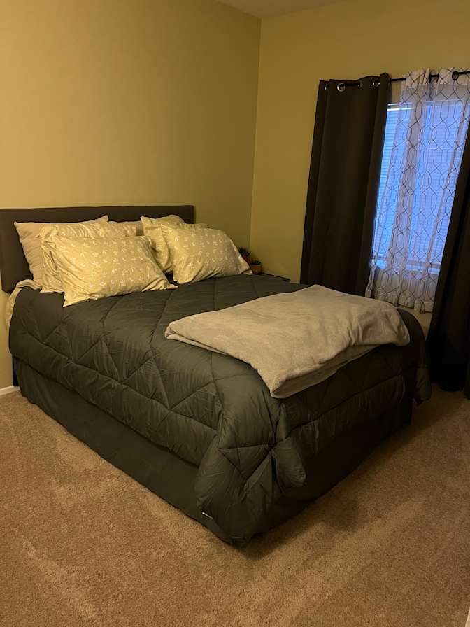 Mercedes's room