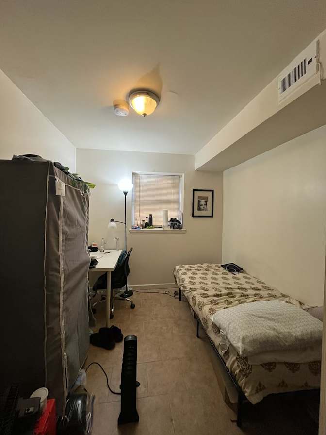 Jen's room