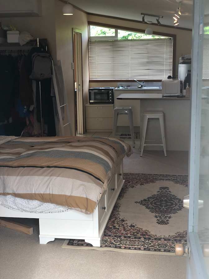 Felicity's room