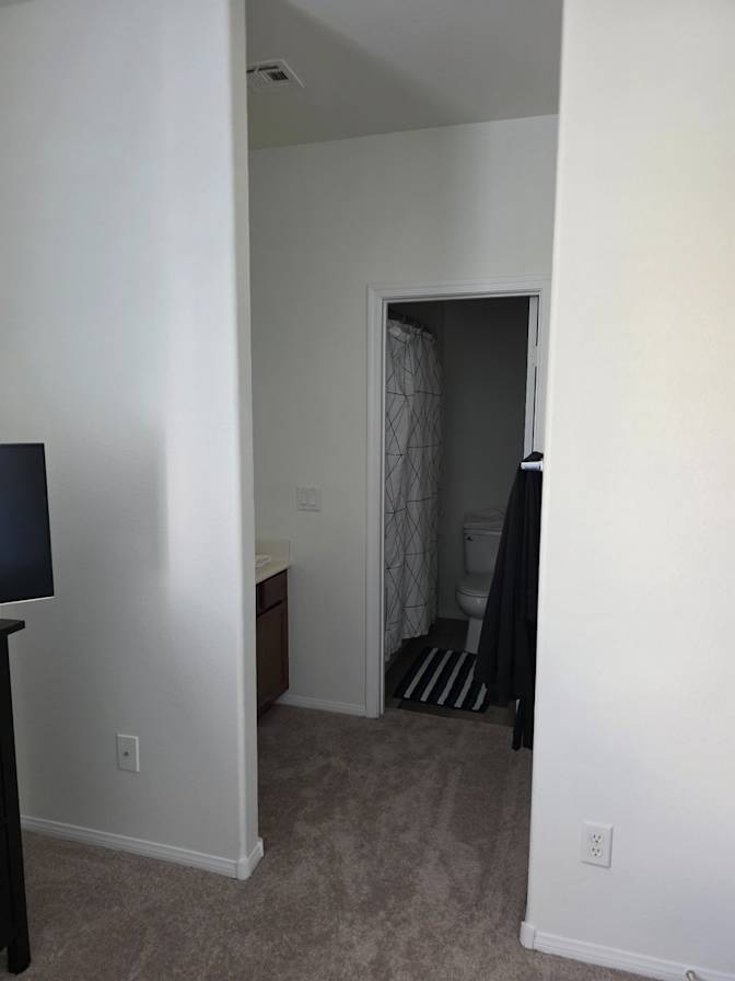 Fernando's room