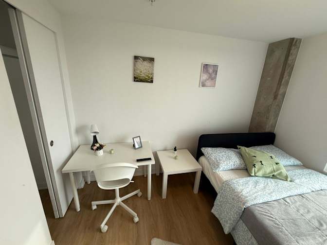Meryem ikbal Yaman's room