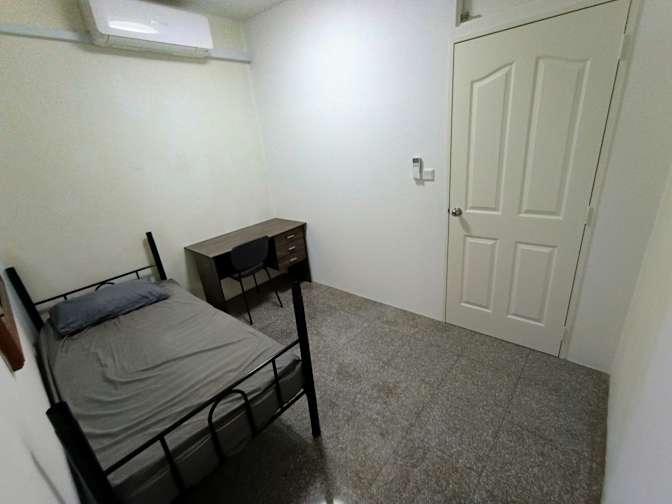d's room