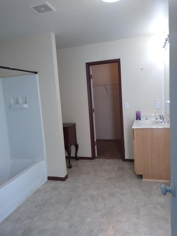 KathleenSam's room