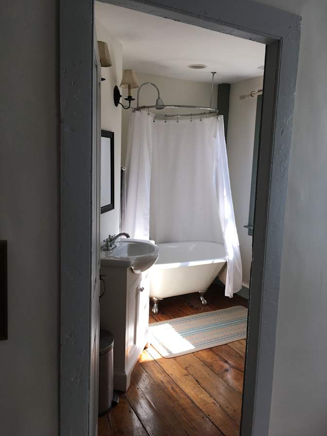 Aileen L's room